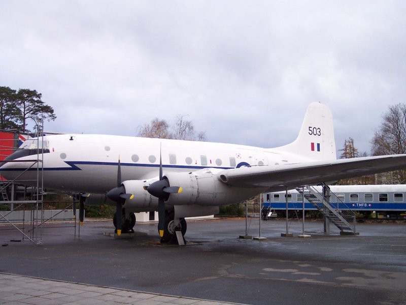 800px-Handley_Page_Hastings_2 Wiki.jpg