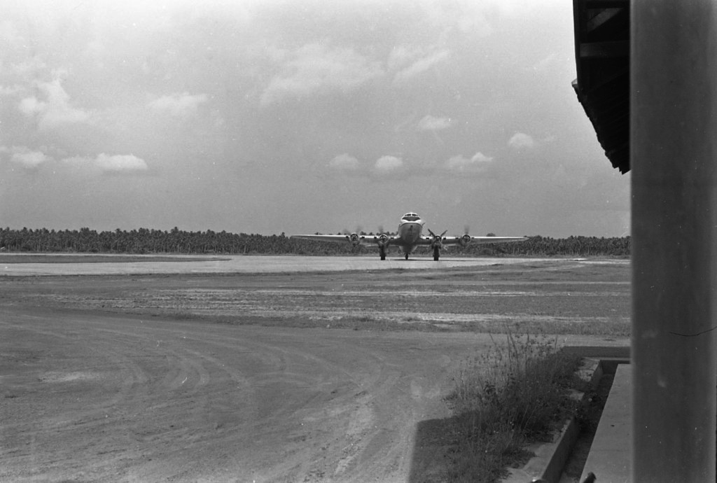 Hastings TG510 of 511 Sqn ChipsR 0.jpg