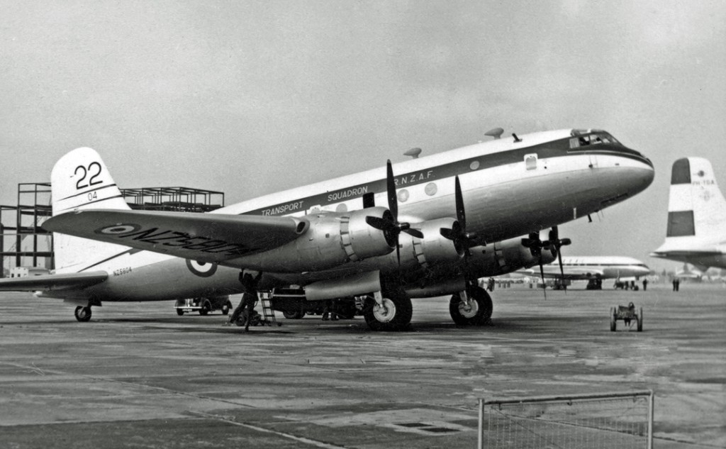 HP.67 Hastings C.3 NZ5804 40 Sqn RNZAF LAP 10.10.53_edited-2 (1).jpg
